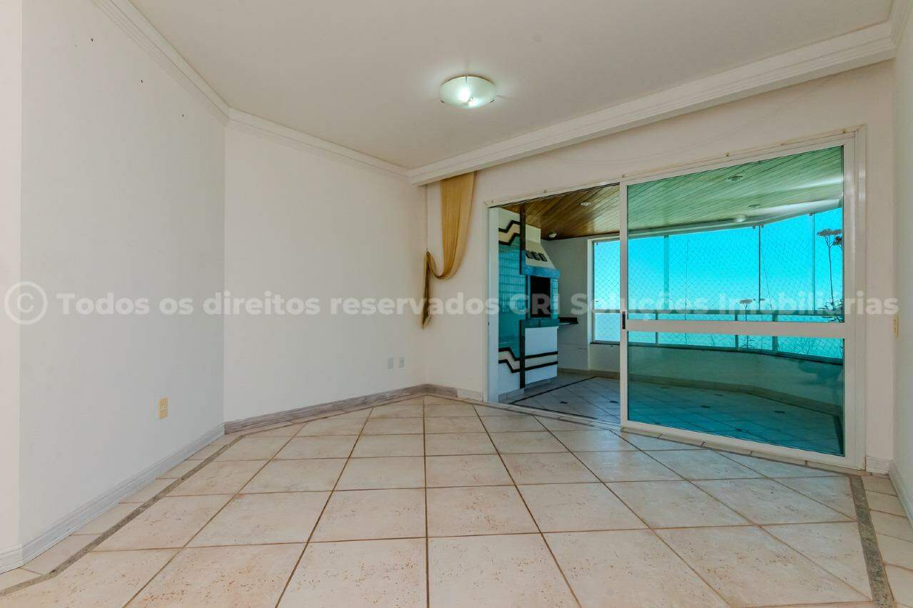 Foto do imóvel Apartamento frente mar com 3 suítes na Avenida Atlântica de Balneário Camboriú