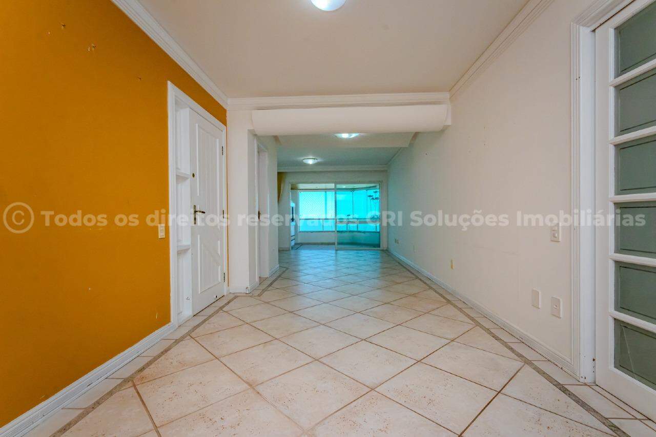 Foto do imóvel Apartamento frente mar com 3 suítes na Avenida Atlântica de Balneário Camboriú