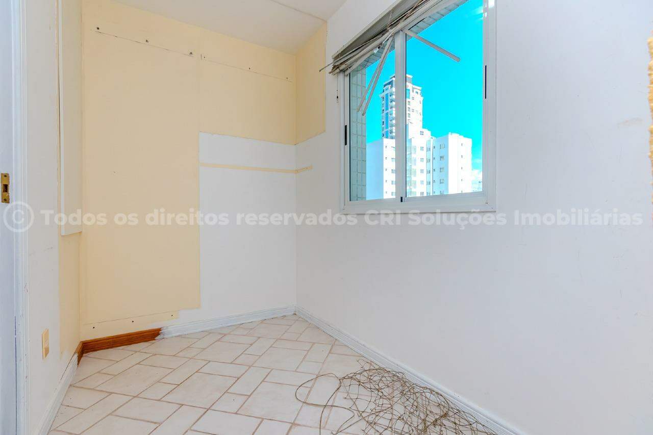 Foto do imóvel Apartamento frente mar com 3 suítes na Avenida Atlântica de Balneário Camboriú