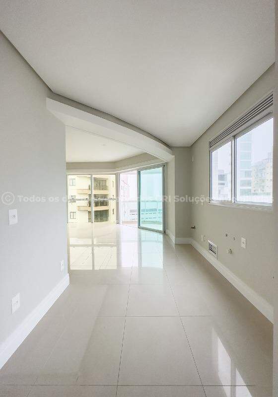 Foto do imóvel Apartamento à venda com 3 suítes e 3 vagas de garagem no Villa Florence de Balneário Camboriú