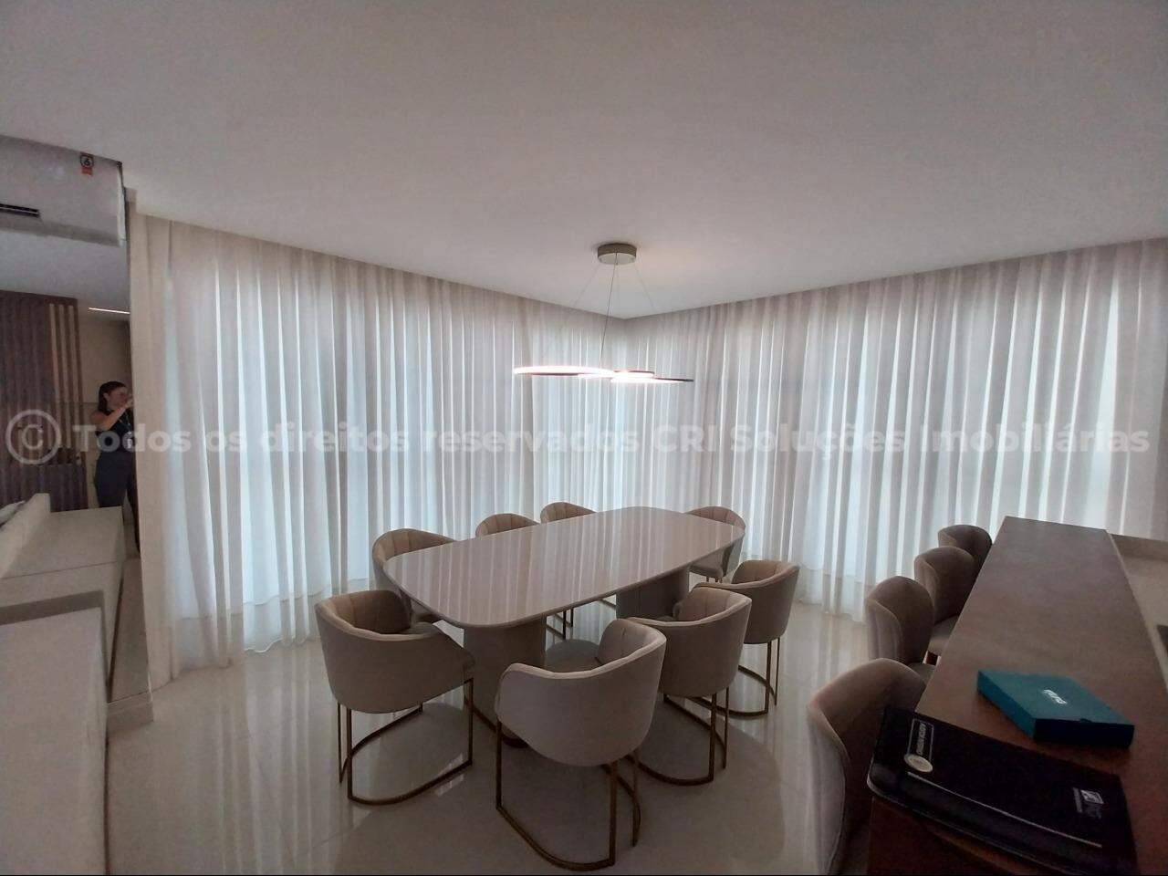 Foto do imóvel Apartamento à venda com 4 suítes e 3 vagas de garagem no Eleganza Tower no centro de Balneário Camboriú
