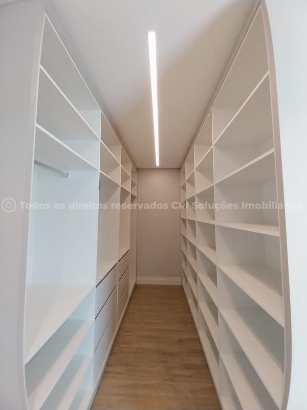 Foto do imóvel Apartamento à venda com 4 suítes e 3 vagas de garagem no Eleganza Tower no centro de Balneário Camboriú