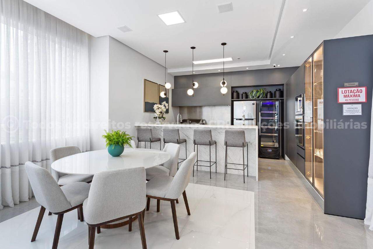 Foto do imóvel Apartamento à venda com 4 suítes e 3 vagas de garagem no Eleganza Tower no centro de Balneário Camboriú