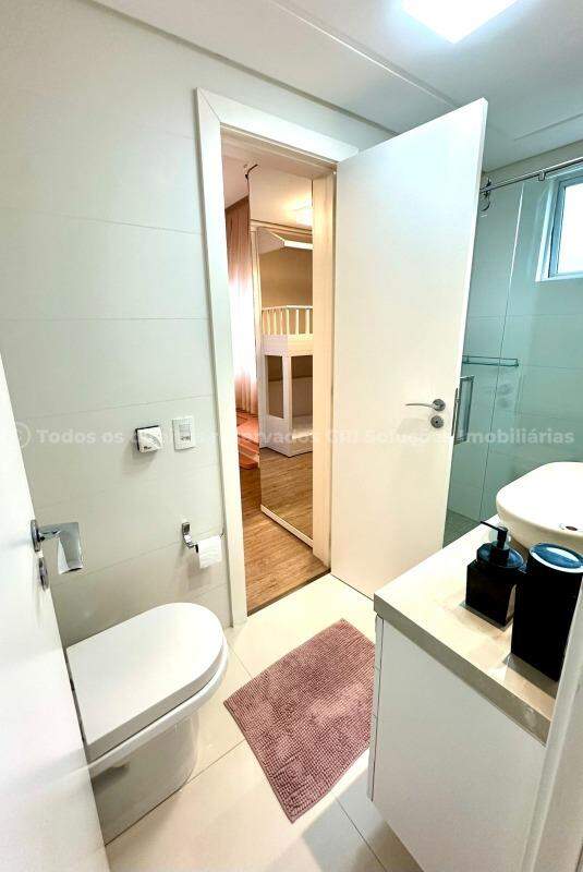 Foto do imóvel Apartamento com 01 Suíte á venda no Edifício Costão da Brava na Praia Brava de Itajaí 