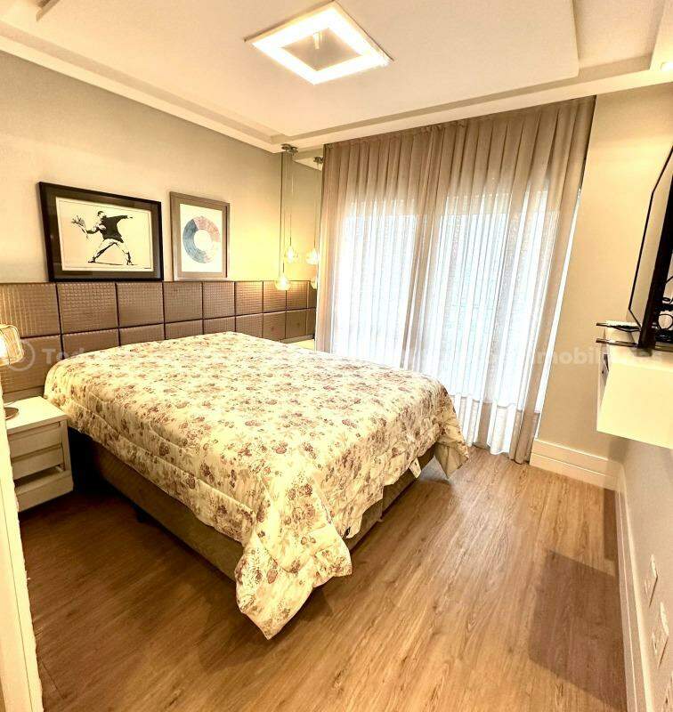 Foto do imóvel Apartamento com 01 Suíte á venda no Edifício Costão da Brava na Praia Brava de Itajaí 