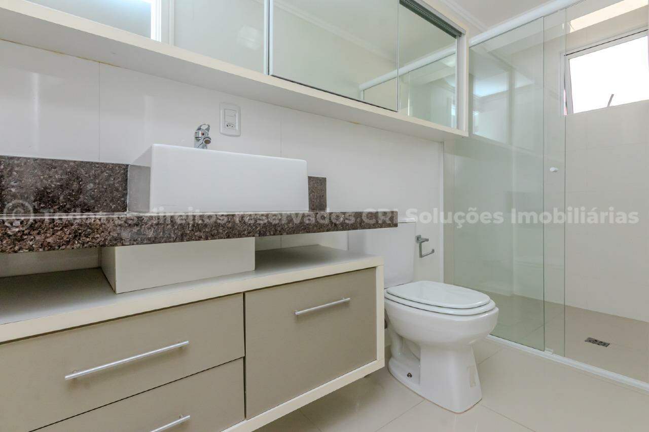 Foto do imóvel Apartamento mobiliado a venda no Residencial Madrid na Meia Praia Itapema