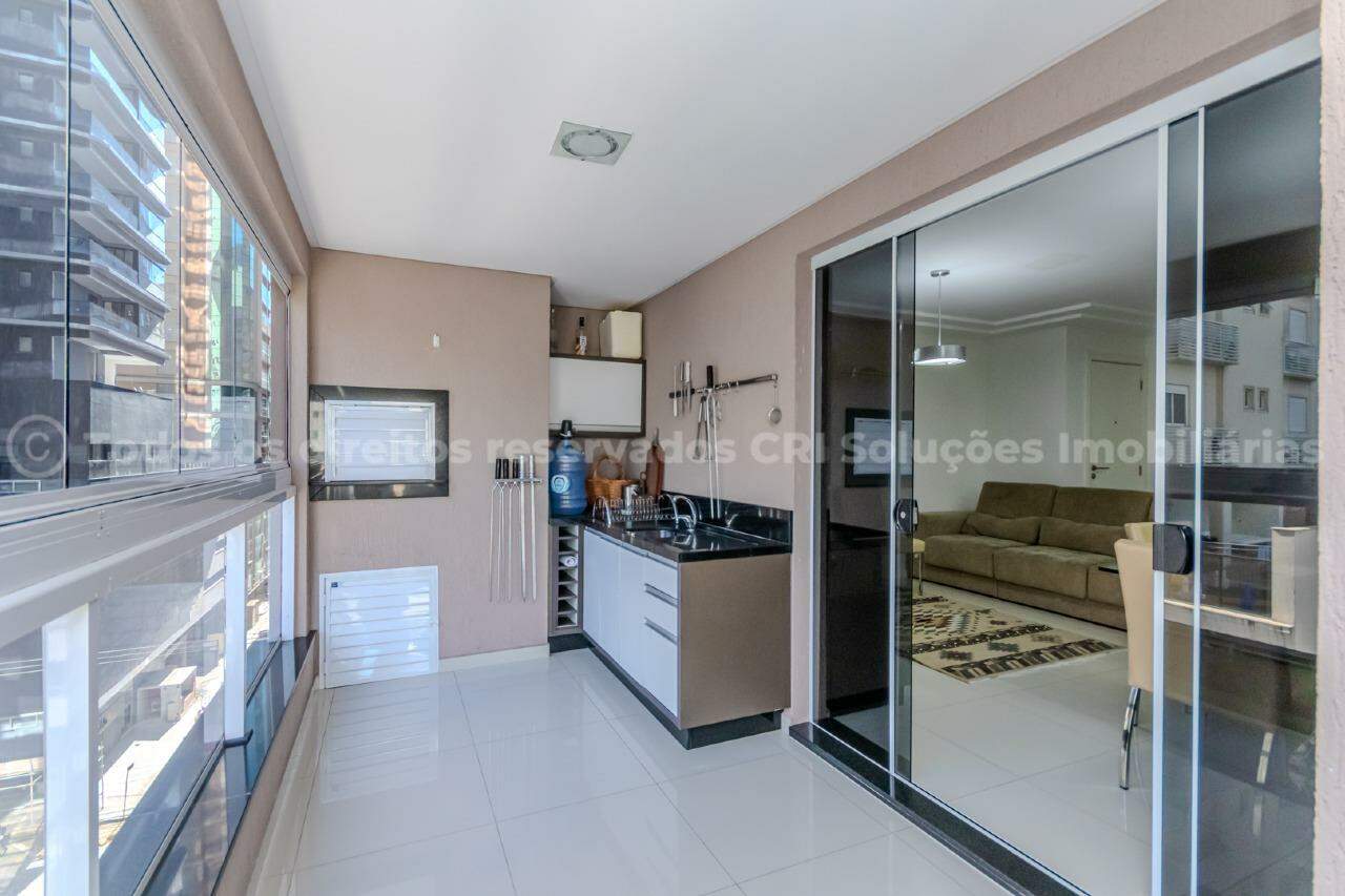 Foto do imóvel Apartamento mobiliado a venda no Residencial Madrid na Meia Praia Itapema