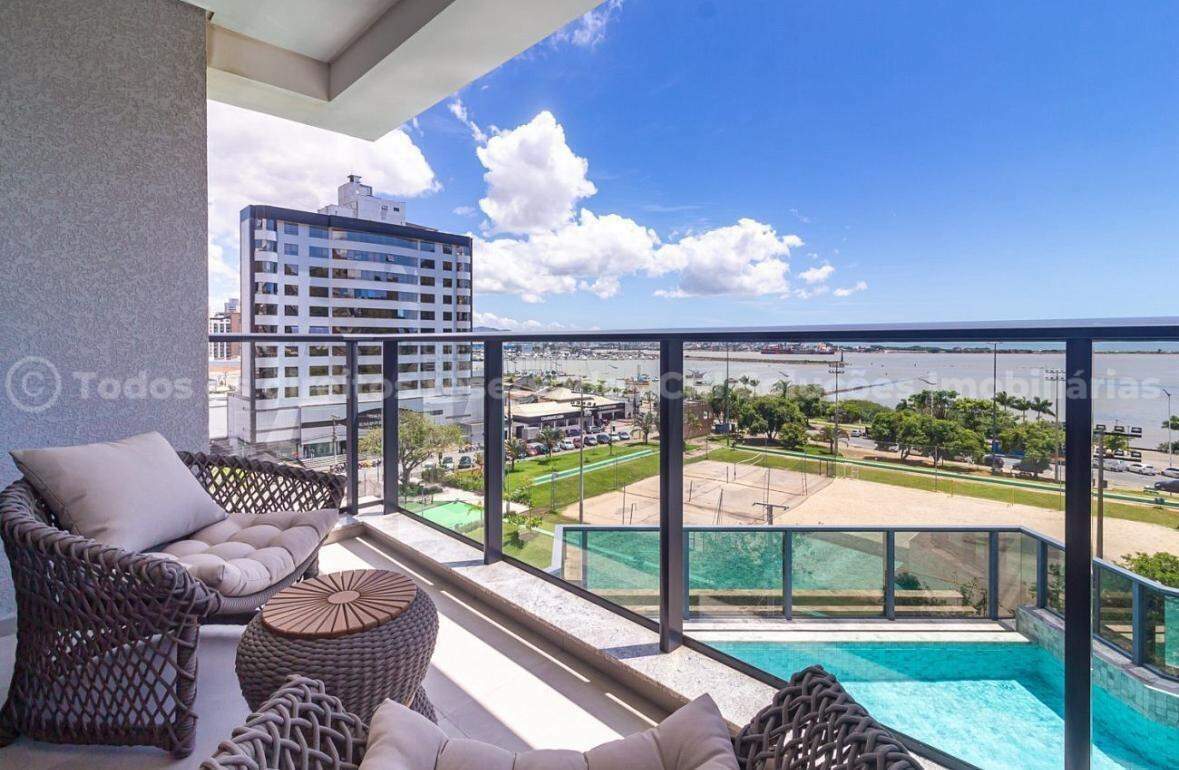 Apartamento com 4 Suítes no Cézanne Residence no Bairro Fazenda em Itajaí