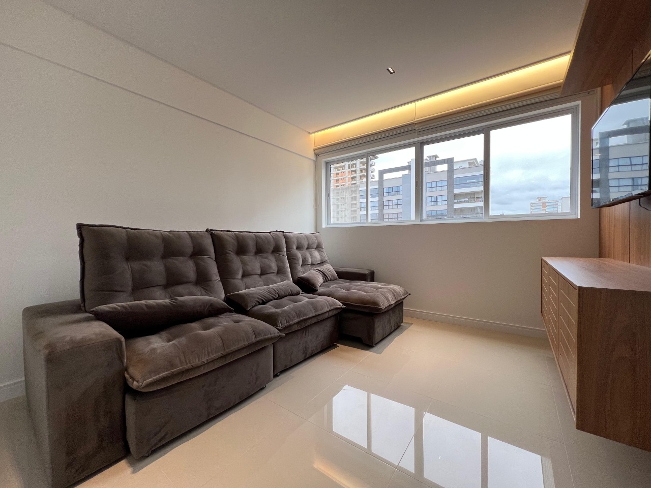 Foto do imóvel Apartamento mobiliado de 3 suítes no Residencial Arcos da Lapa em Itapema na Meia Praia