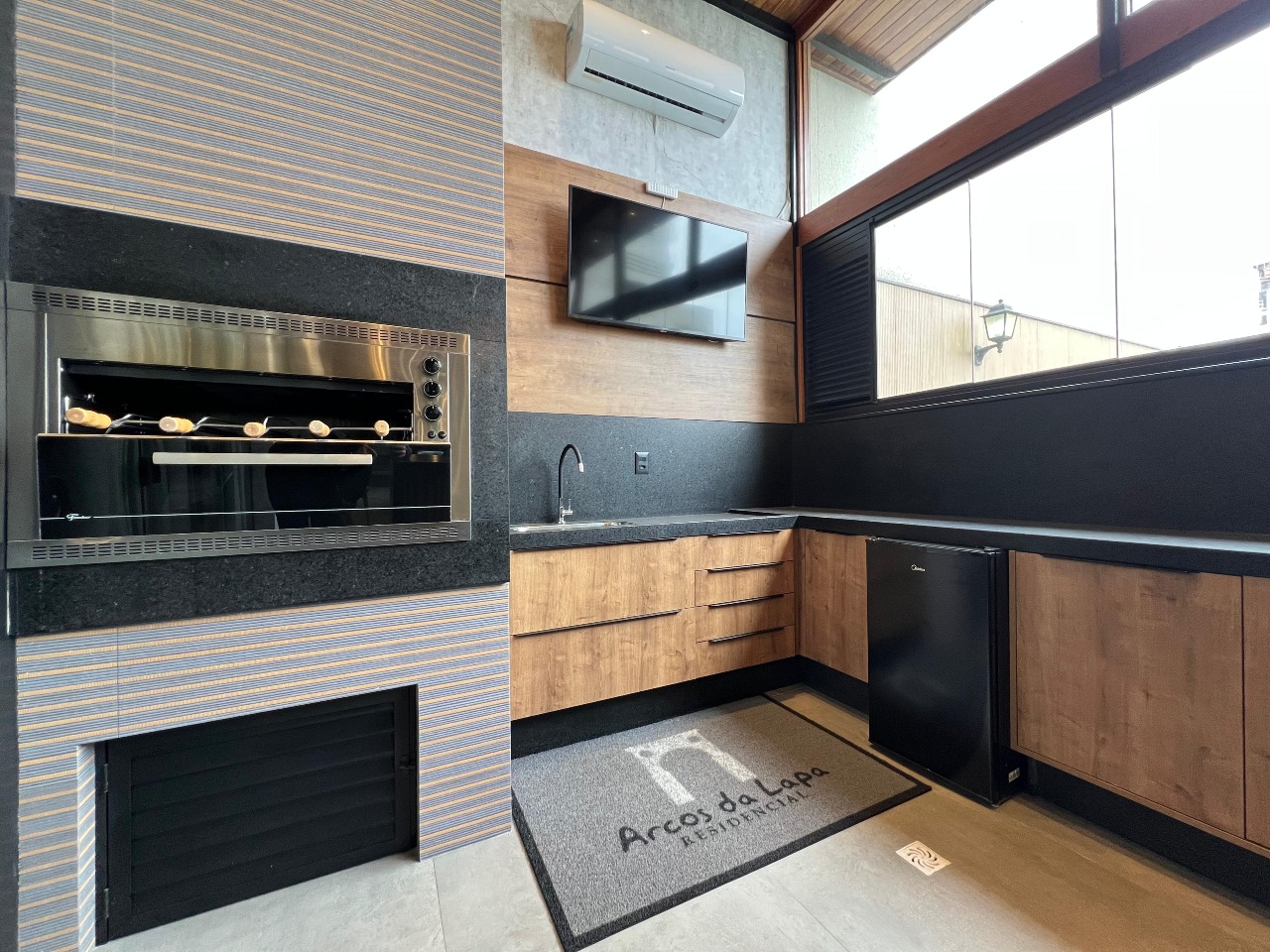 Foto do imóvel Apartamento mobiliado de 3 suítes no Residencial Arcos da Lapa em Itapema na Meia Praia