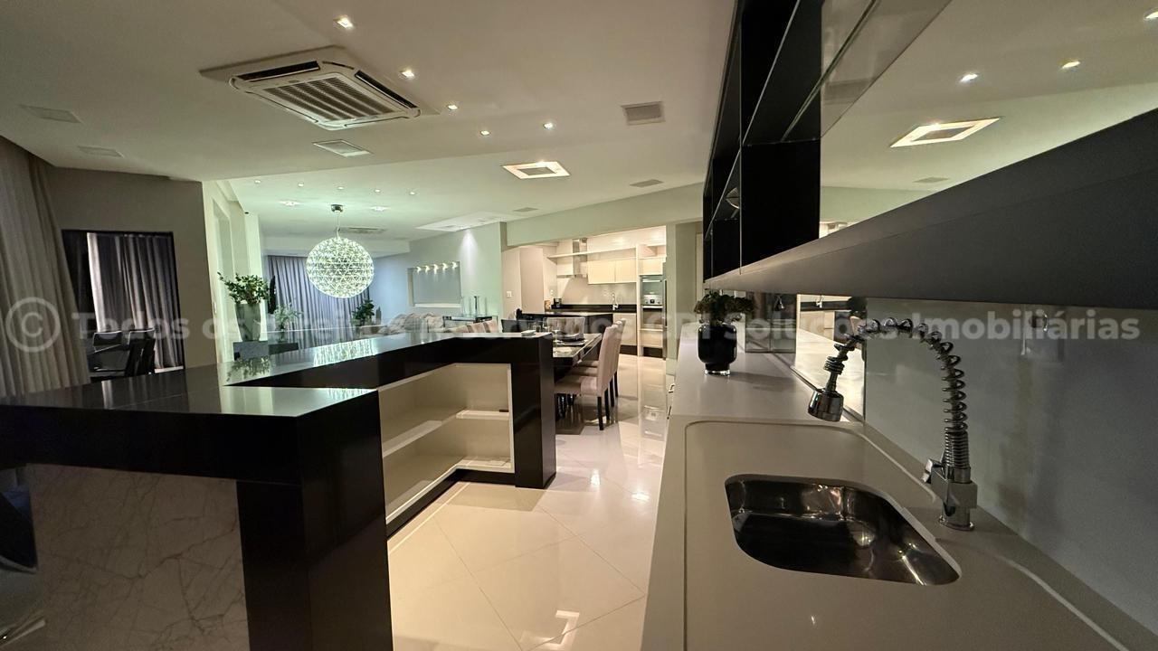 Foto do imóvel Apartamento de 4 Suítes mobiliado no Edifício Grand Royale em Balneário Camboriú | Vida na praia