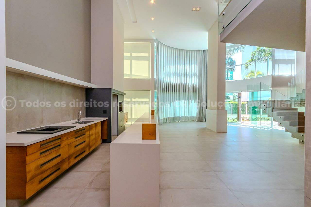 Foto do imóvel Apartamento com 4 dormitórios no Brava Beach na Praia Brava de Itajaí | Vida na praia