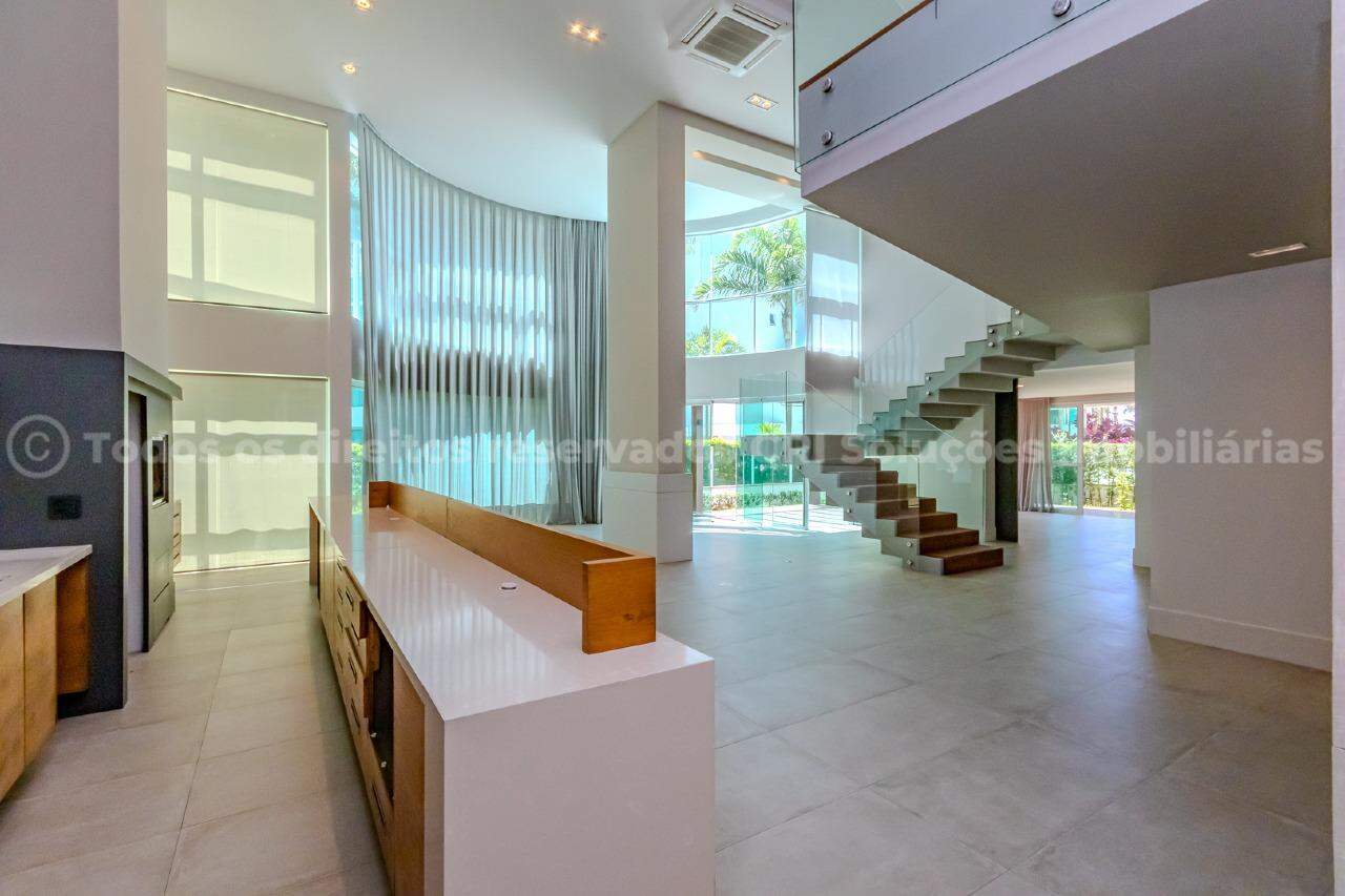 Foto do imóvel Apartamento com 4 dormitórios no Brava Beach na Praia Brava de Itajaí | Vida na praia