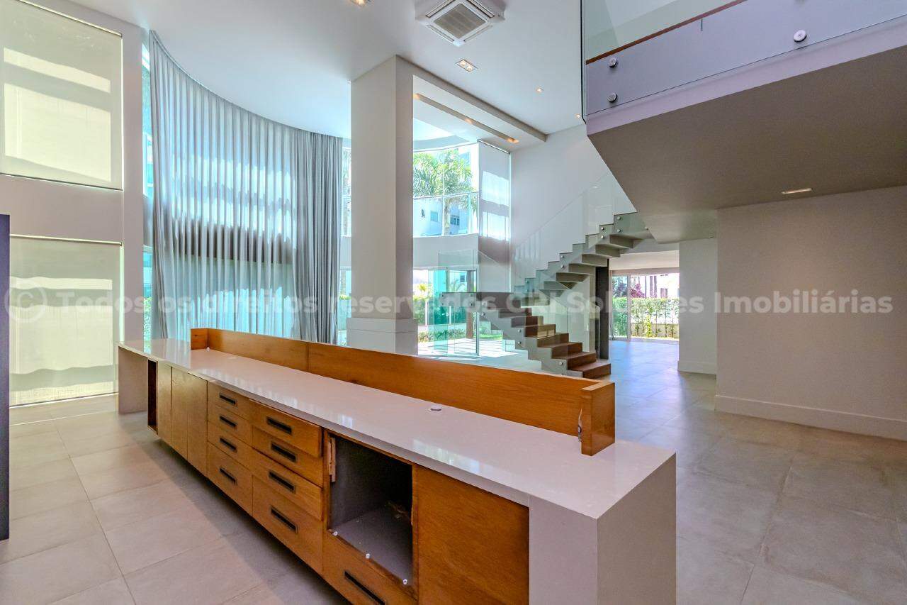 Foto do imóvel Apartamento com 4 dormitórios no Brava Beach na Praia Brava de Itajaí | Vida na praia