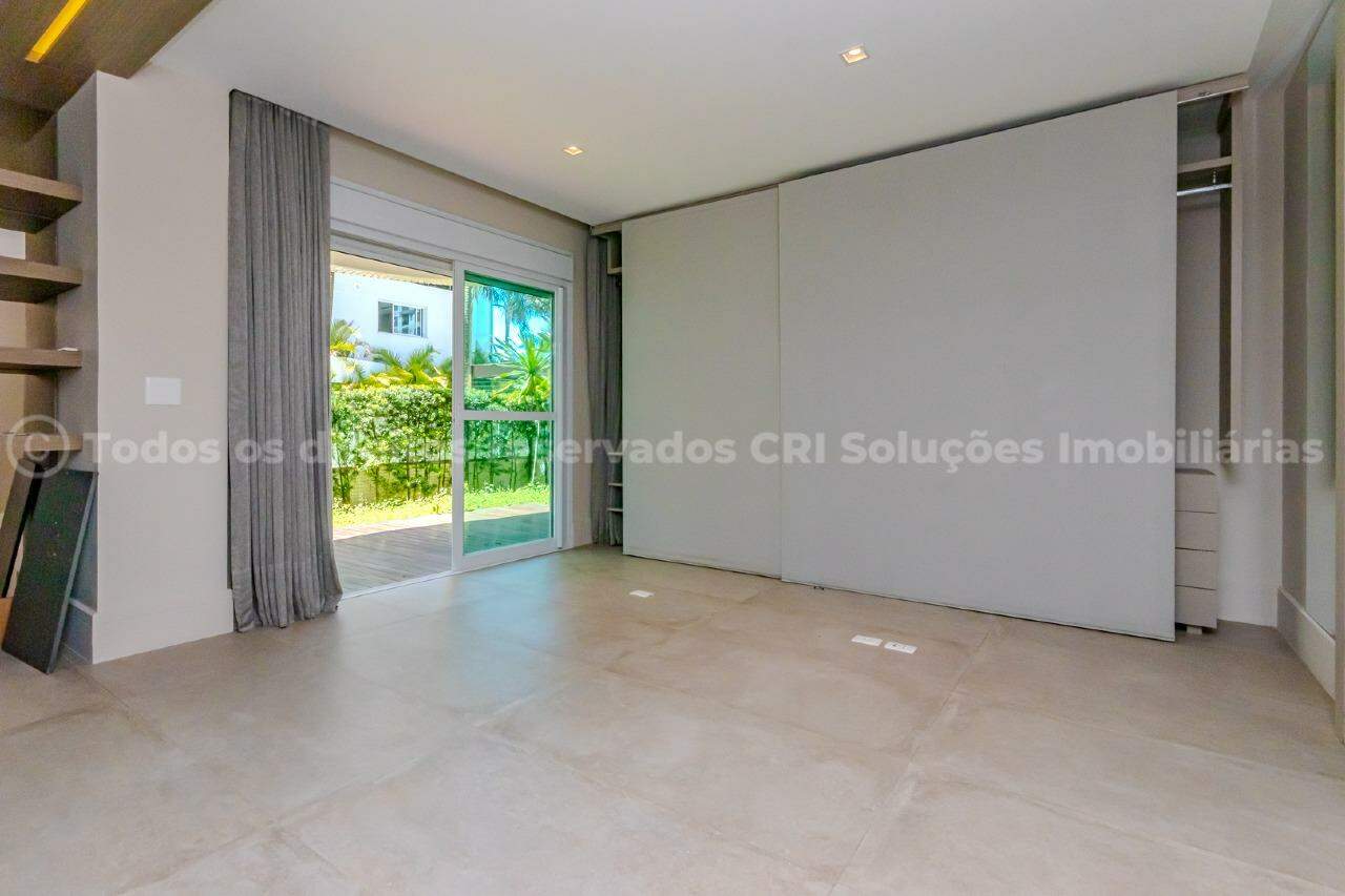 Foto do imóvel Apartamento com 4 dormitórios no Brava Beach na Praia Brava de Itajaí | Vida na praia