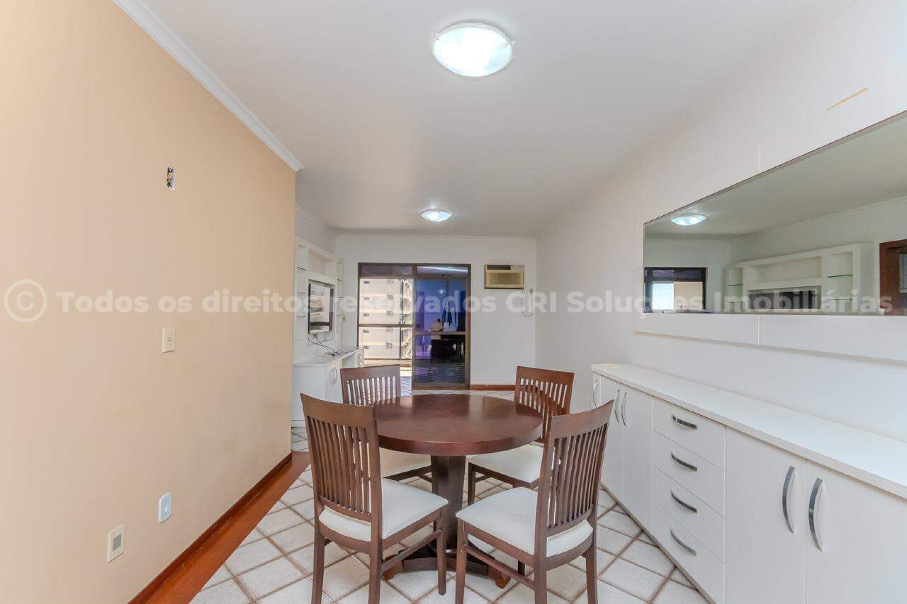 Foto do imóvel Apartamento à venda com 4 dormitórios sendo 1 suíte e 1 vaga de garagem no Edifício Sunshine no centro de Balneário Camboriú