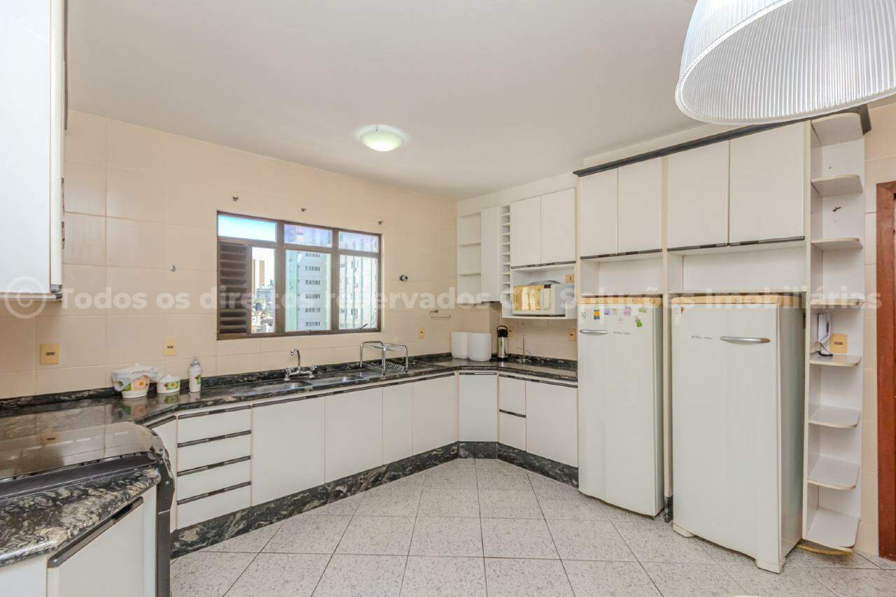 Foto do imóvel Apartamento à venda com 4 dormitórios sendo 1 suíte e 1 vaga de garagem no Edifício Sunshine no centro de Balneário Camboriú
