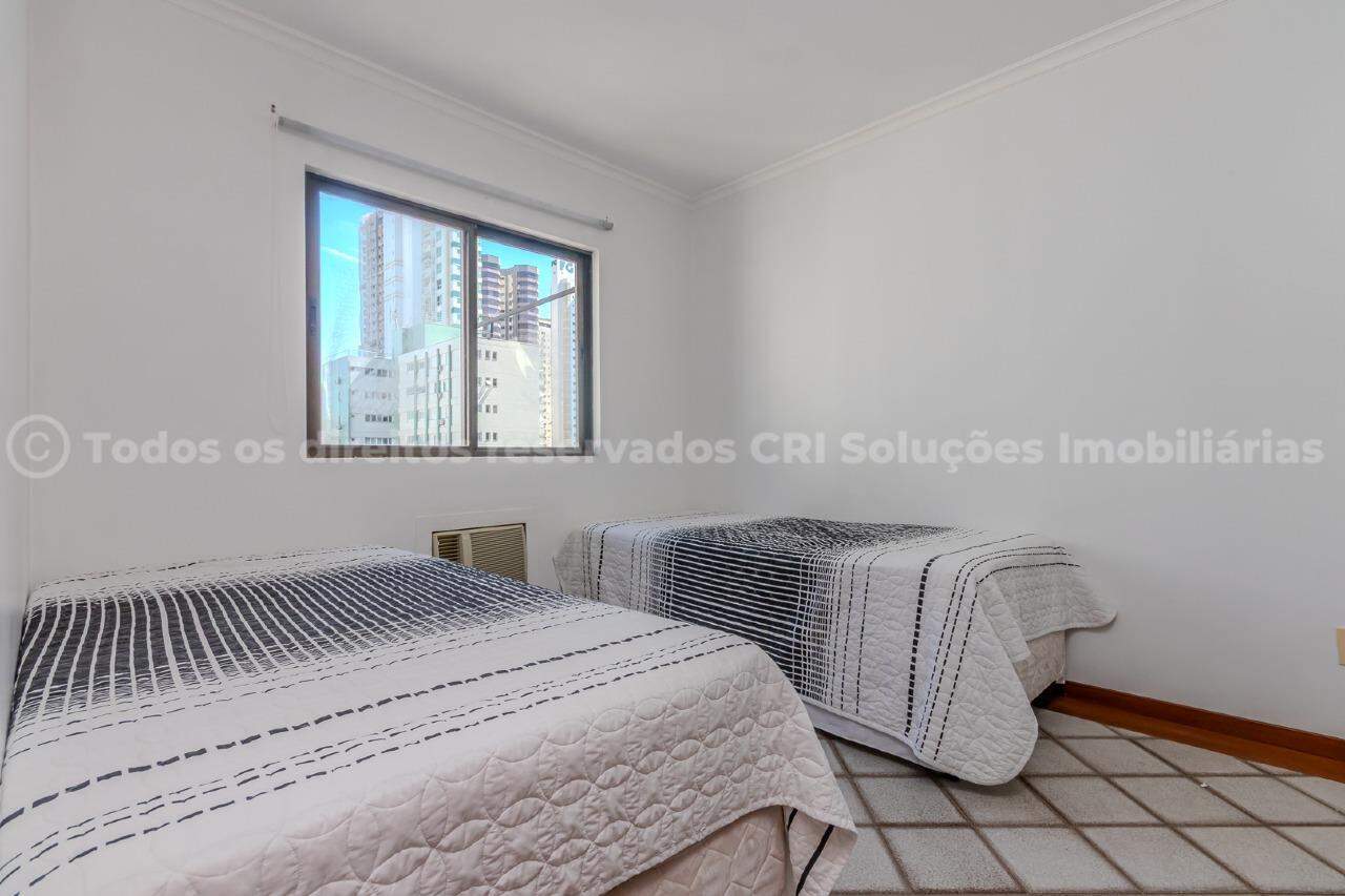 Foto do imóvel Apartamento à venda com 4 dormitórios sendo 1 suíte e 1 vaga de garagem no Edifício Sunshine no centro de Balneário Camboriú