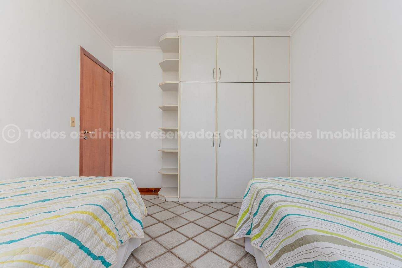 Foto do imóvel Apartamento à venda com 4 dormitórios sendo 1 suíte e 1 vaga de garagem no Edifício Sunshine no centro de Balneário Camboriú