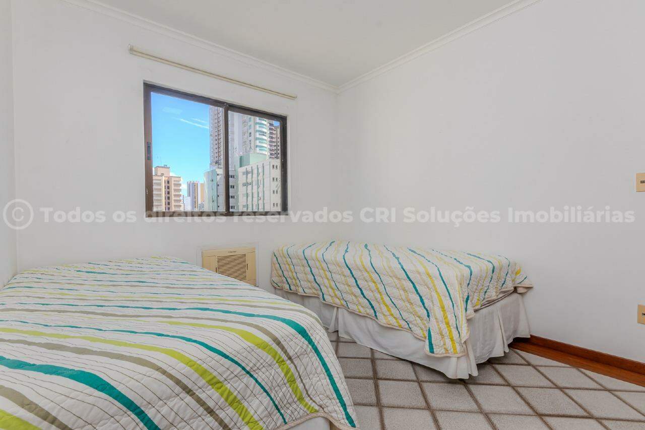 Foto do imóvel Apartamento à venda com 4 dormitórios sendo 1 suíte e 1 vaga de garagem no Edifício Sunshine no centro de Balneário Camboriú