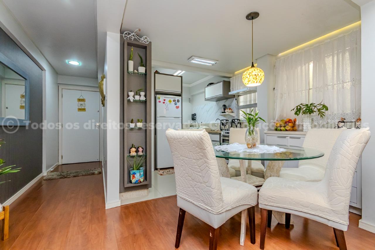 Foto do imóvel Apartamento à venda com 2 suítes e 1 vaga de garagem na famosa Avenida Atlântica, no centro de Balneário Camboriú.