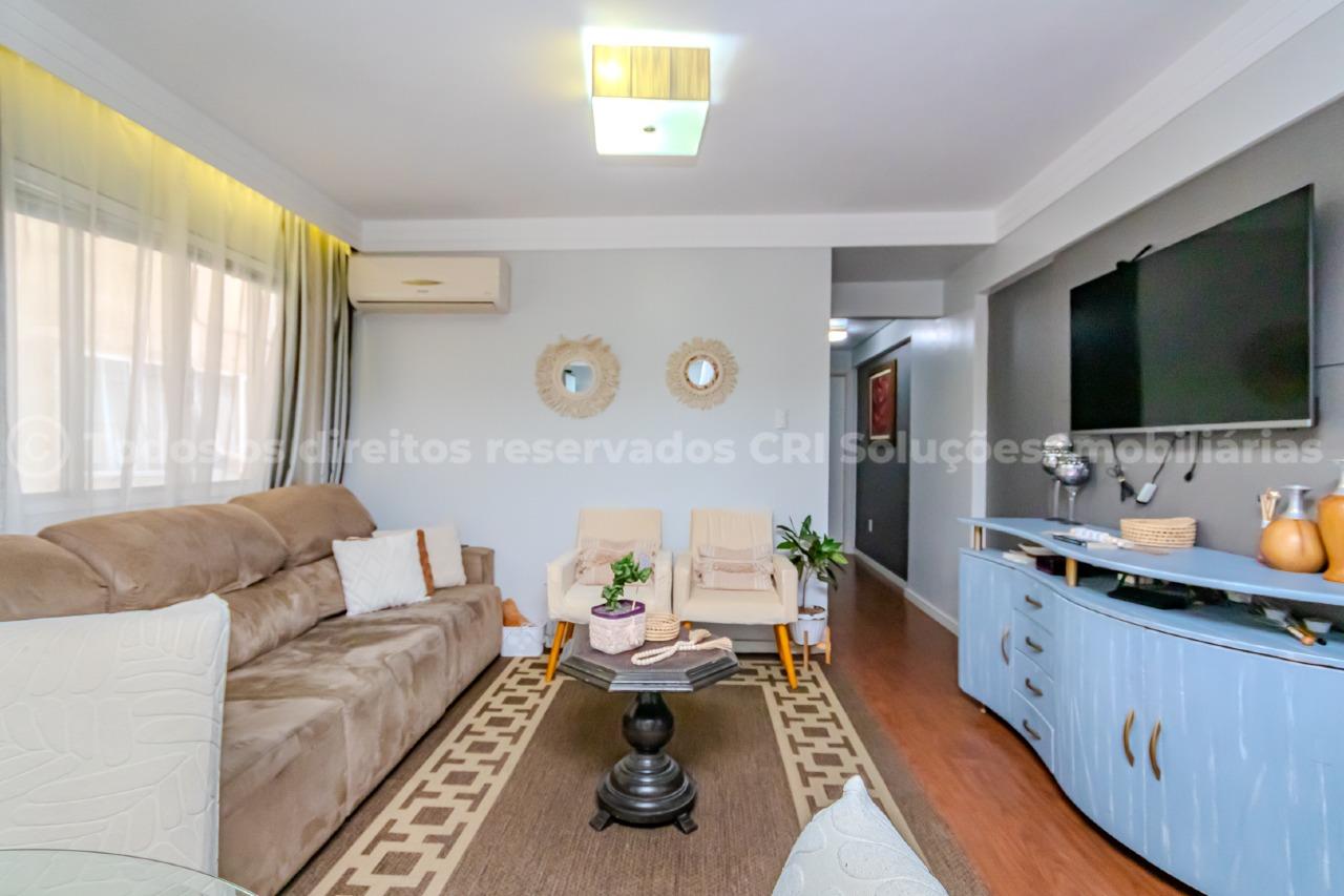 Foto do imóvel Apartamento à venda com 2 suítes e 1 vaga de garagem na famosa Avenida Atlântica, no centro de Balneário Camboriú.