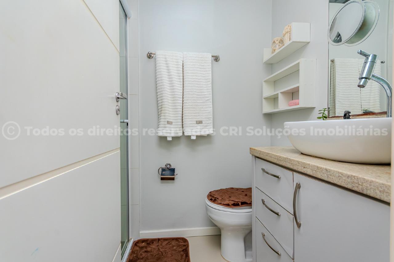Foto do imóvel Apartamento à venda com 2 suítes e 1 vaga de garagem na famosa Avenida Atlântica, no centro de Balneário Camboriú.