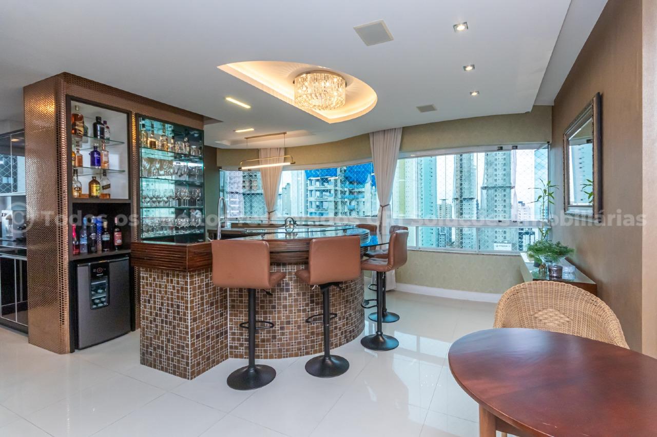 Foto do imóvel Apartamento á venda com 3 suítes amplas no Edifício Porto da Barra, na Barra Sul de Balneário Camboriú