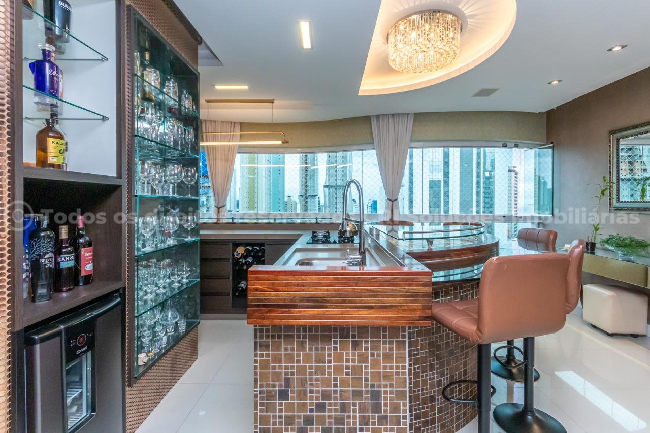 Foto do imóvel Apartamento á venda com 3 suítes amplas no Edifício Porto da Barra, na Barra Sul de Balneário Camboriú