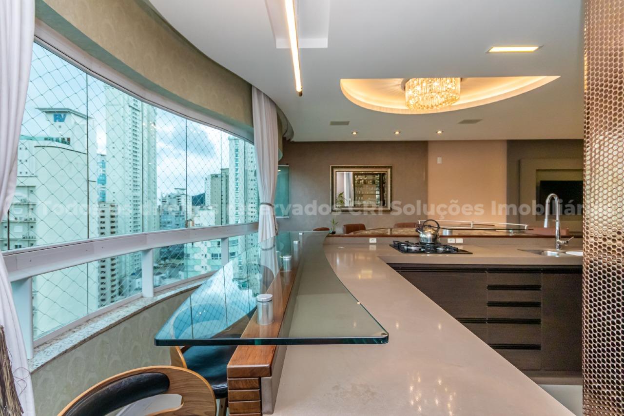 Foto do imóvel Apartamento á venda com 3 suítes amplas no Edifício Porto da Barra, na Barra Sul de Balneário Camboriú