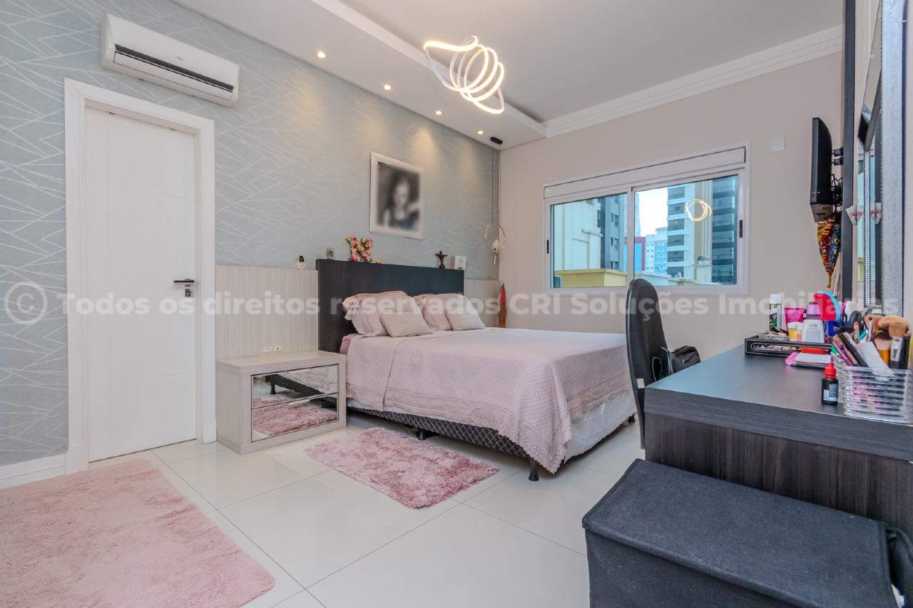 Foto do imóvel Apartamento 5 Suítes no Edifício Imperial Palace Meia Praia Itapema