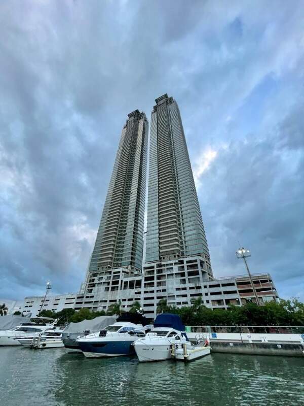 [Edificio] Apartamento à venda Yachthouse by Pininfarina: Fachada