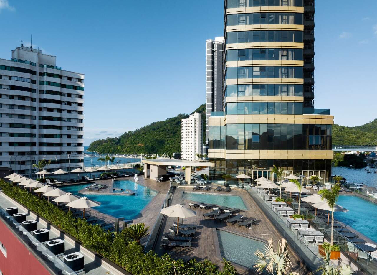 Foto do imóvel Apartamento a venda com 04 Quartos no Yachthouse em Balneário Camboriú 