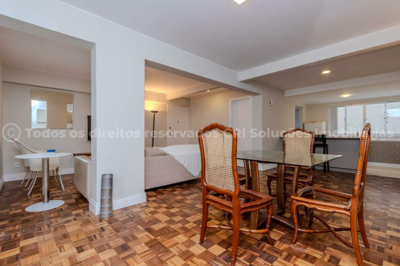 Foto do imóvel Apartamento à venda com 3 quartos sendo 1 suíte e 2 vagas de garagem no Edifício Antares na Barra Norte de Balneário Camboriú