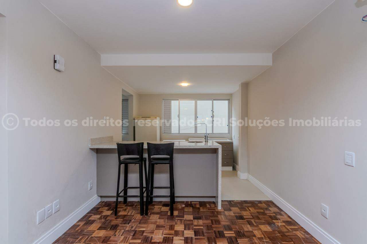 Foto do imóvel Apartamento à venda com 3 quartos sendo 1 suíte e 2 vagas de garagem no Edifício Antares na Barra Norte de Balneário Camboriú