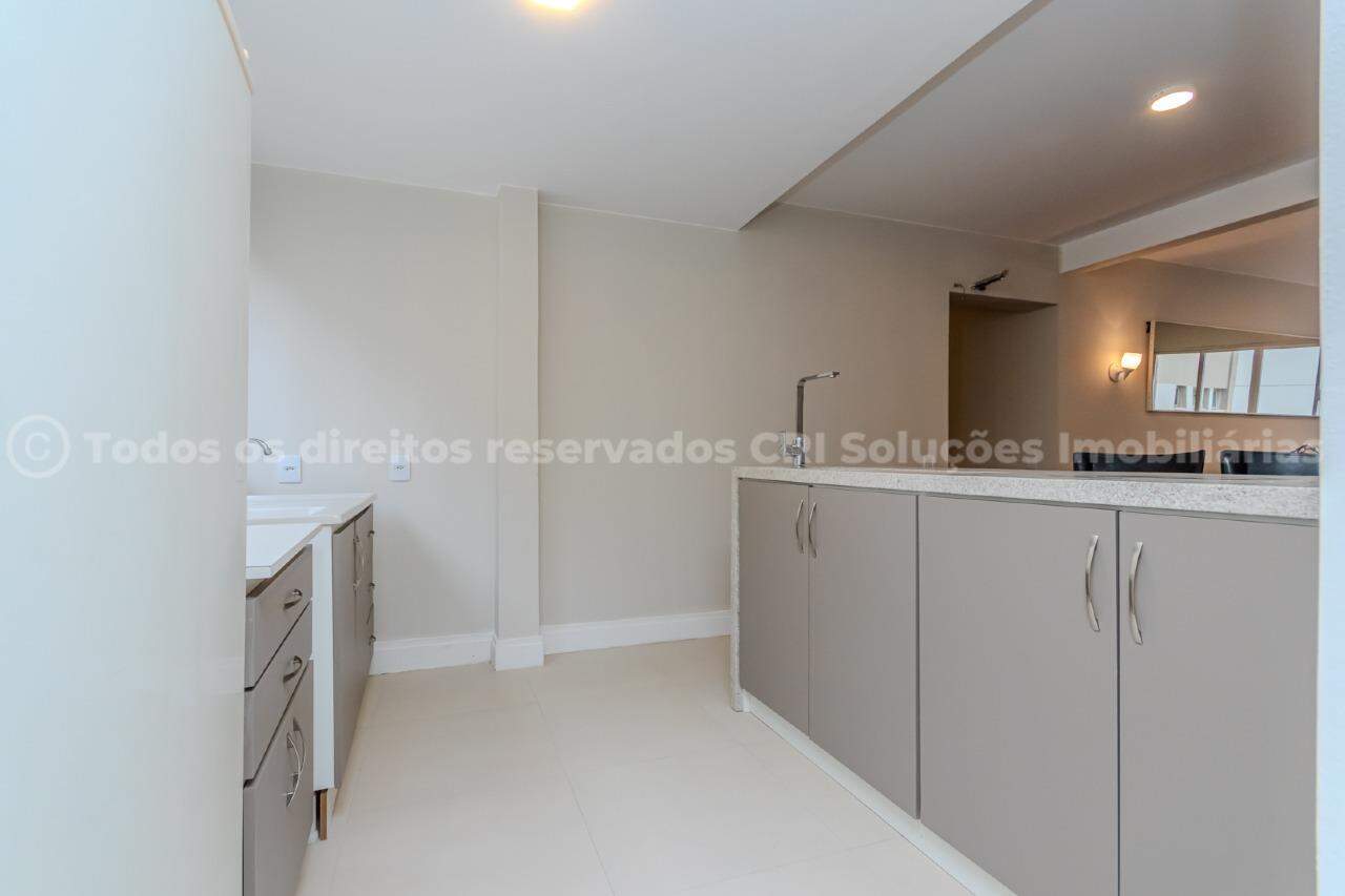 Foto do imóvel Apartamento à venda com 3 quartos sendo 1 suíte e 2 vagas de garagem no Edifício Antares na Barra Norte de Balneário Camboriú