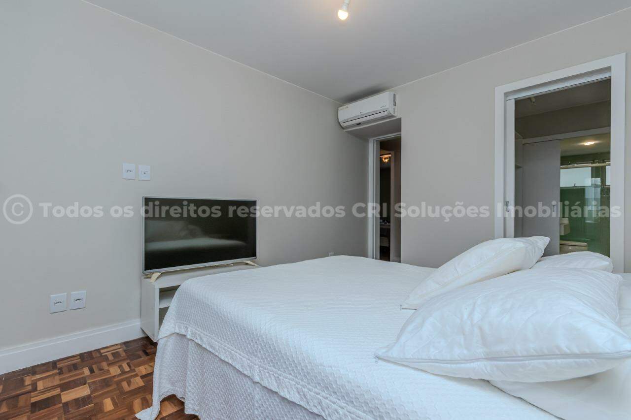 Foto do imóvel Apartamento à venda com 3 quartos sendo 1 suíte e 2 vagas de garagem no Edifício Antares na Barra Norte de Balneário Camboriú