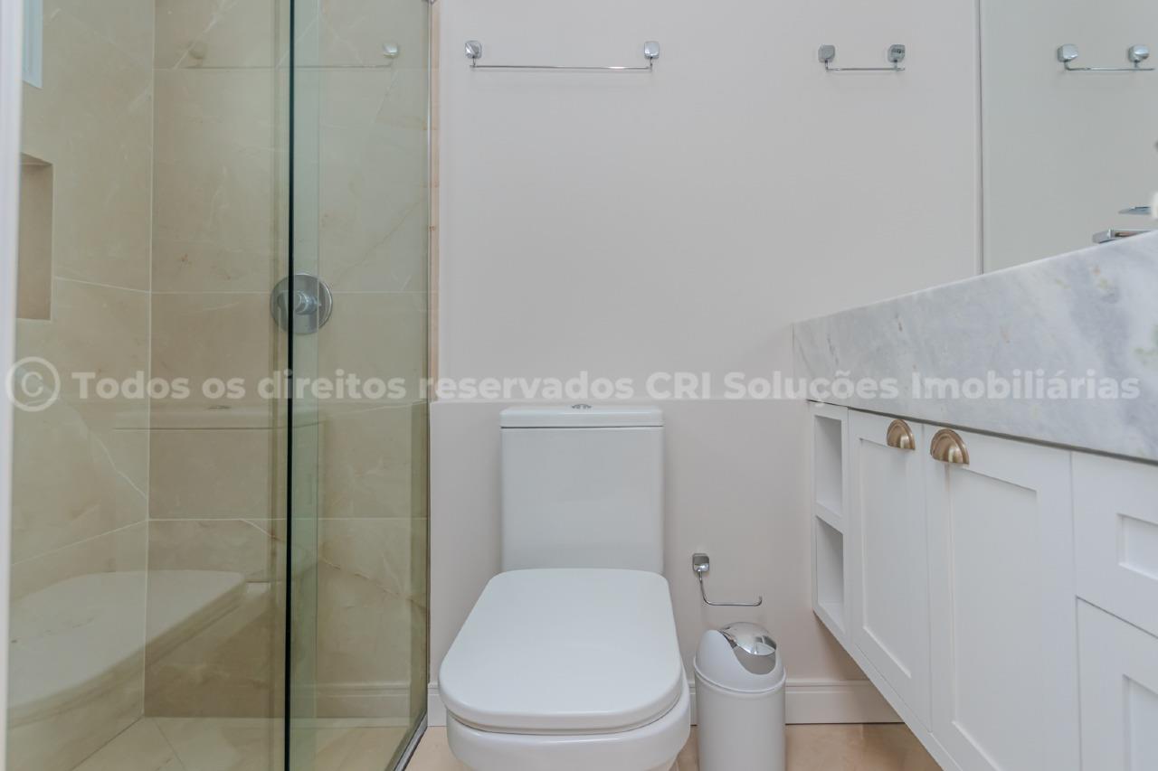 Foto do imóvel Apartamento à venda com 3 suítes amplas e 3 vagas de garagem no Edifício Arthur Fischer no centro de Balneário Camboriú