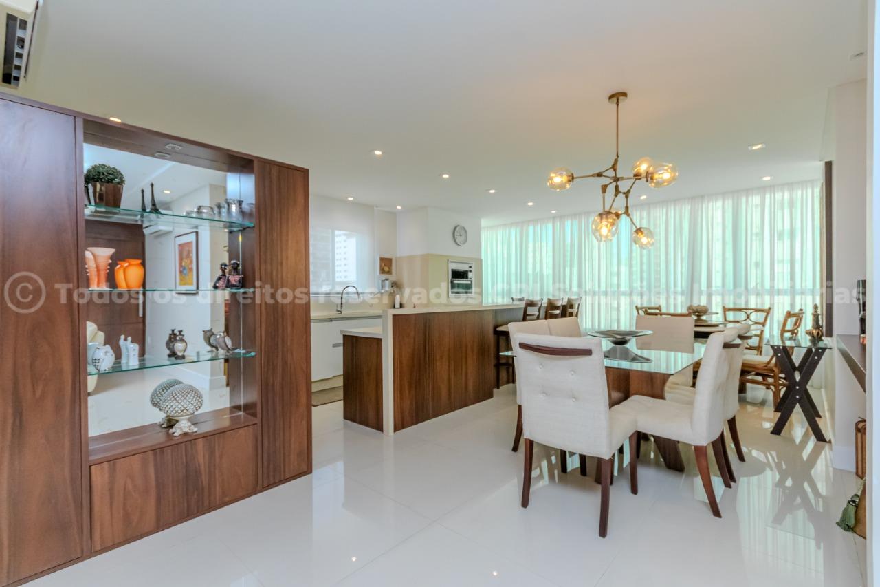 Apartamento com 4 suítes no Lumiere no Centro em Balneário Camboriú