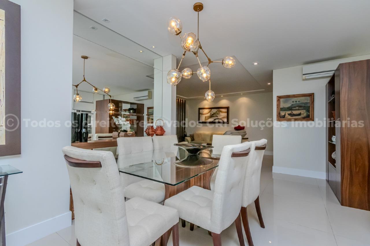 Foto do imóvel Amplo apartamento à venda com 4 suítes e 2 vagas de garagem no Edifício Lumiere no centro de Balneário Camboriú