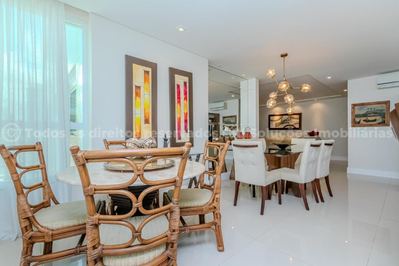 Foto do imóvel Amplo apartamento à venda com 4 suítes e 2 vagas de garagem no Edifício Lumiere no centro de Balneário Camboriú