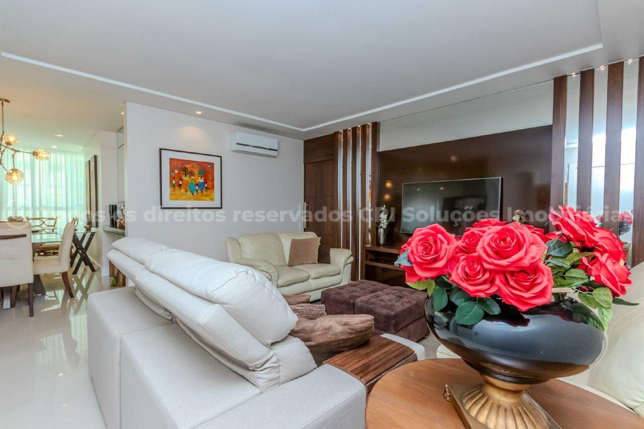 Foto do imóvel Amplo apartamento à venda com 4 suítes e 2 vagas de garagem no Edifício Lumiere no centro de Balneário Camboriú