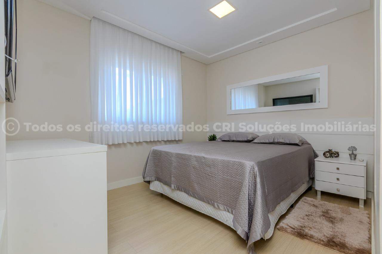 Foto do imóvel Amplo apartamento à venda com 4 suítes e 2 vagas de garagem no Edifício Lumiere no centro de Balneário Camboriú