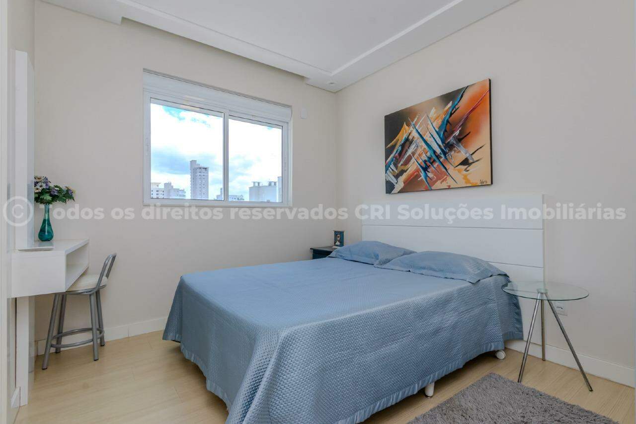 Foto do imóvel Amplo apartamento à venda com 4 suítes e 2 vagas de garagem no Edifício Lumiere no centro de Balneário Camboriú