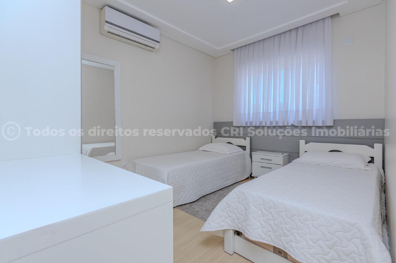 Foto do imóvel Amplo apartamento à venda com 4 suítes e 2 vagas de garagem no Edifício Lumiere no centro de Balneário Camboriú