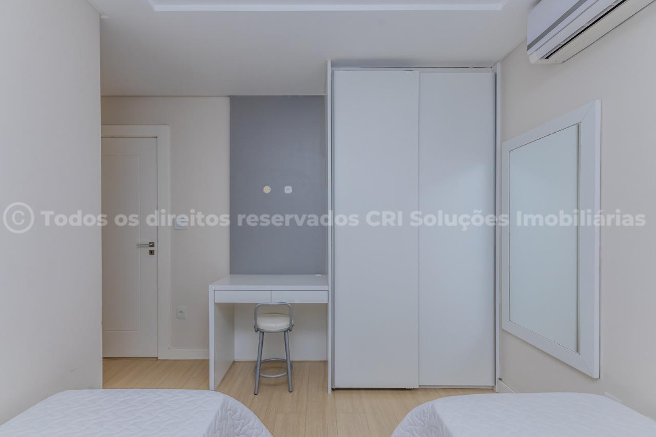 Foto do imóvel Amplo apartamento à venda com 4 suítes e 2 vagas de garagem no Edifício Lumiere no centro de Balneário Camboriú
