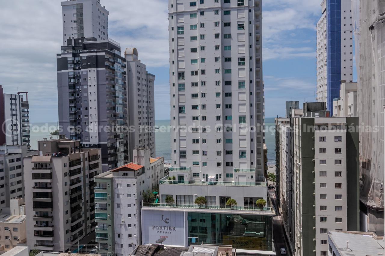 Foto do imóvel Amplo apartamento à venda com 4 suítes e 2 vagas de garagem no Edifício Lumiere no centro de Balneário Camboriú