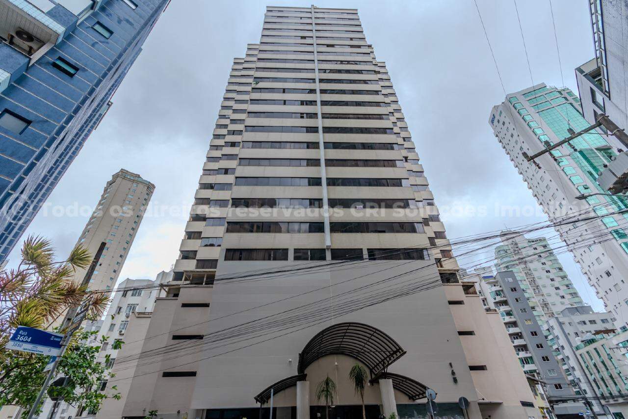 Foto do imóvel Apartamento à venda com 2 dormitórios no Edifício Dom Gabriel no Centro de Balneário Camboriú