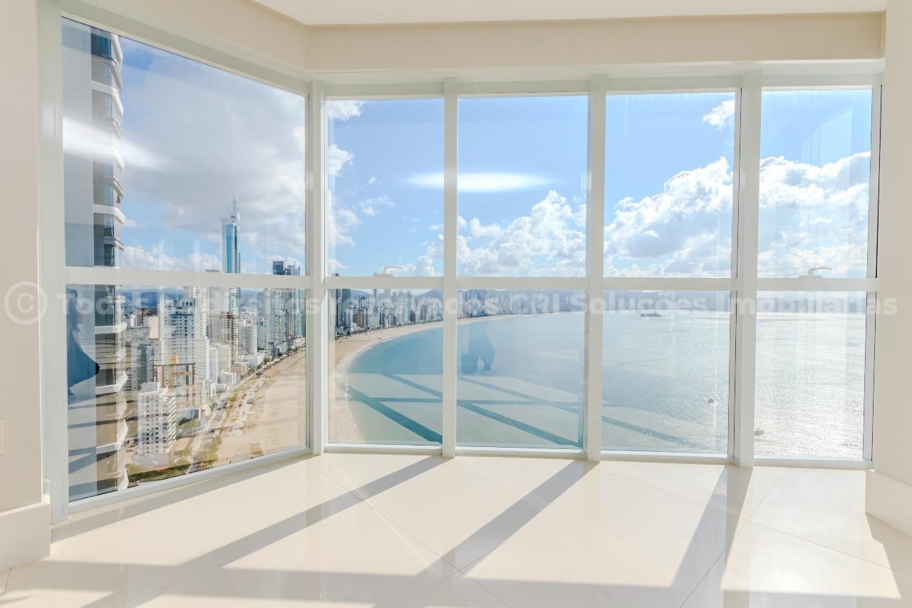 Foto do imóvel Apartamento alto-padrão à venda com 4 suítes e 4 vagas de garagem no Ibiza Towers na Barra Sul de Balneário Camboriú.