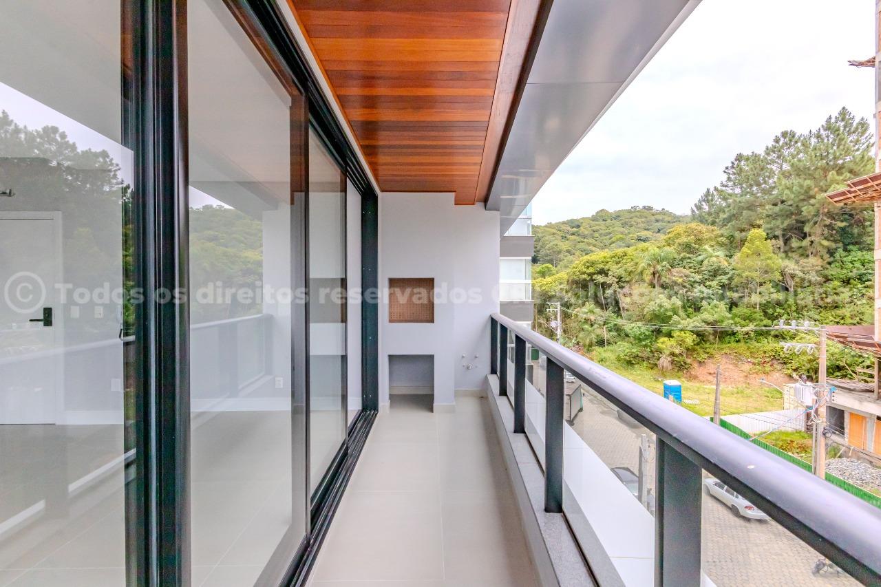 Apartamento com 3 Suítes no Edifício Düsseldorf na Praia Brava em Itajaí